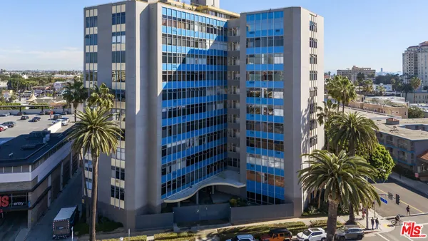 $2,100 | 100 Atlantic Avenue, Unit 516, Long Beach, CA 90802