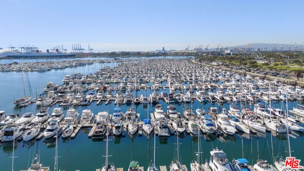 $2,100 | 100 Atlantic Avenue, Unit 516, Long Beach, CA 90802