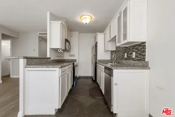 $2,100 | 100 Atlantic Avenue, Unit 516, Long Beach, CA 90802