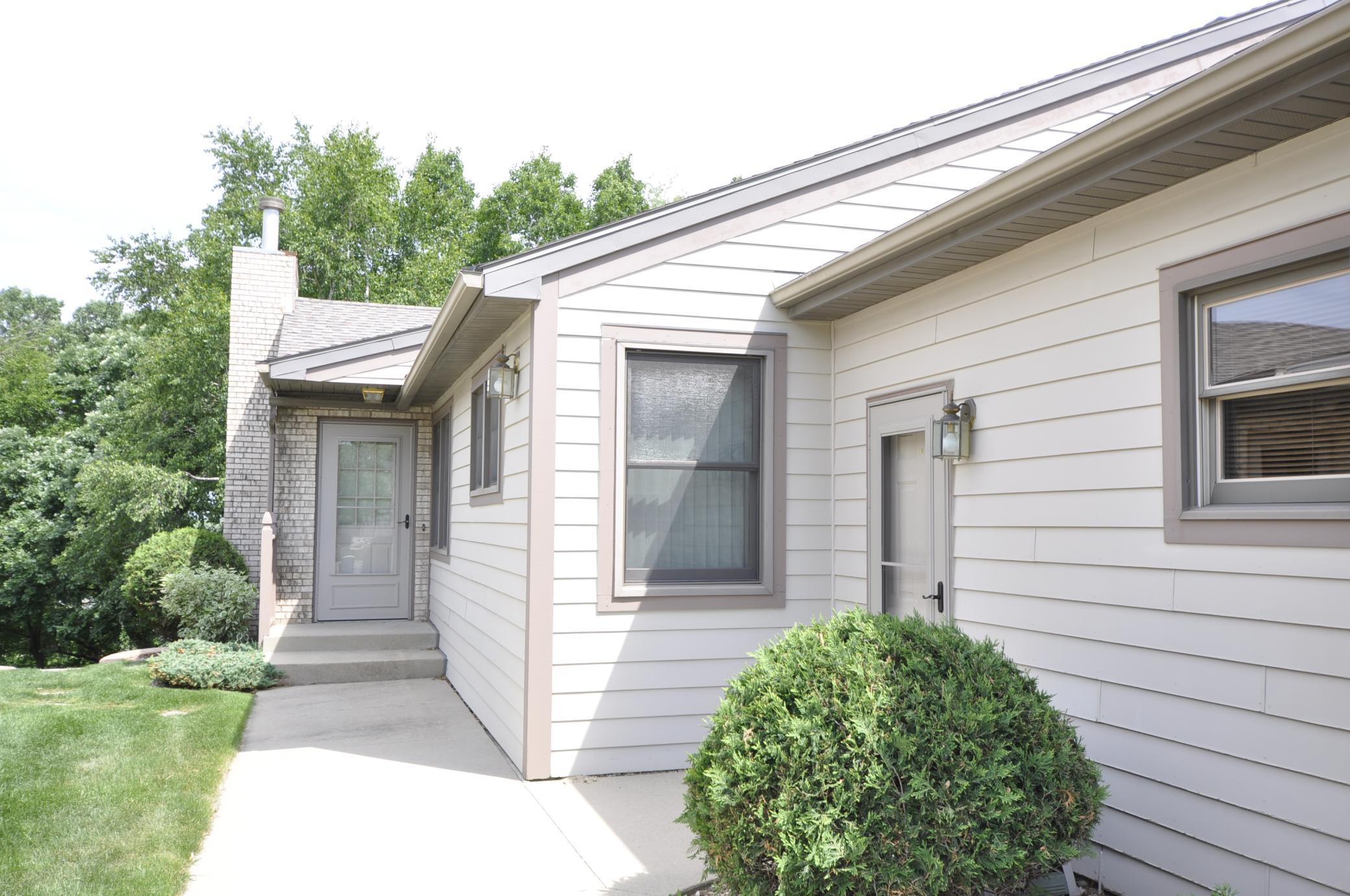 64 Conner Circle Southwest Rochester, MN 55902 - Photo 2 of 33