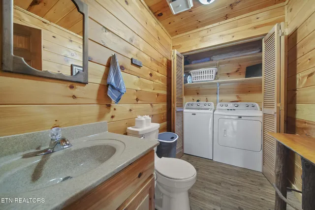 $1,100,000 | 4750 Townsend Drive, Gatlinburg, TN 37738