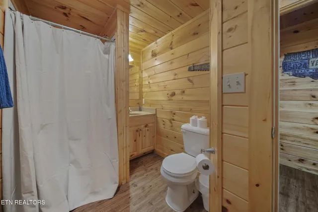 $1,100,000 | 4750 Townsend Drive, Gatlinburg, TN 37738