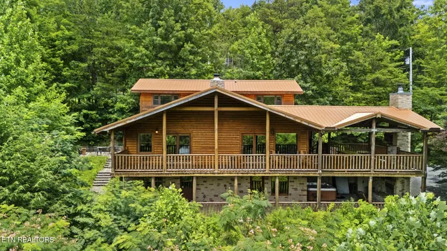 $1,100,000 | 4750 Townsend Drive, Gatlinburg, TN 37738
