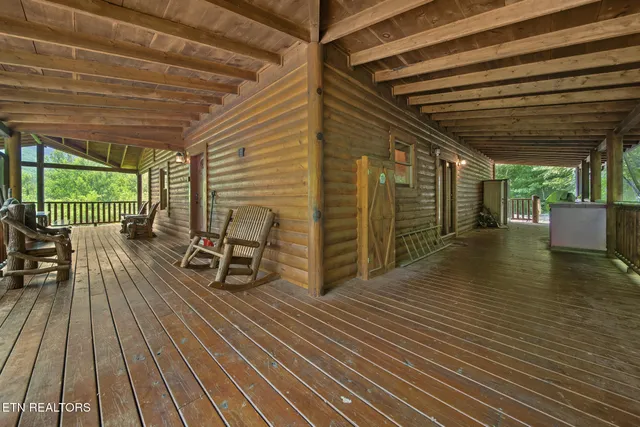 $1,100,000 | 4750 Townsend Drive, Gatlinburg, TN 37738
