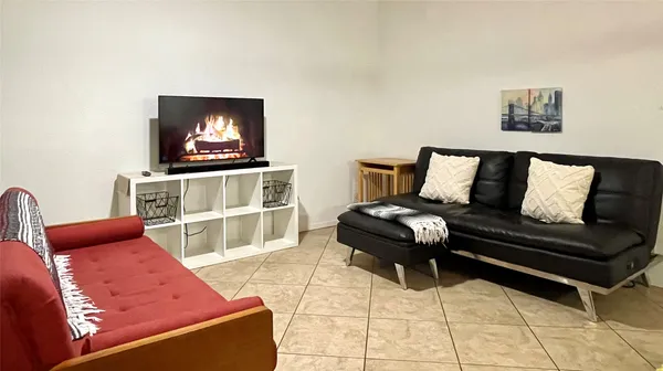 $1,995 | 2810 Thrushwood Drive, Unit A, Austin, TX 78757