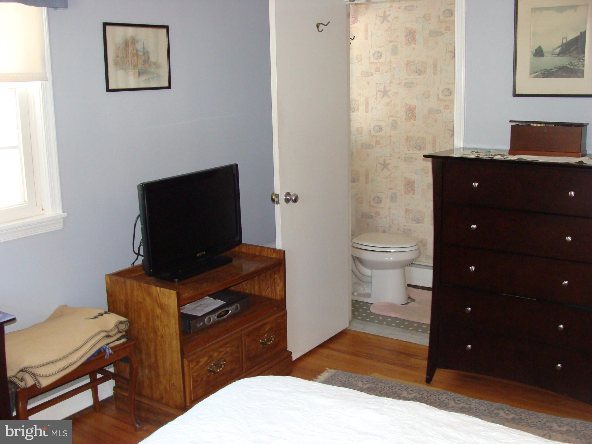 305 Landsende Road Devon, PA 19333 - Photo 16 of 45 2nd bedroom