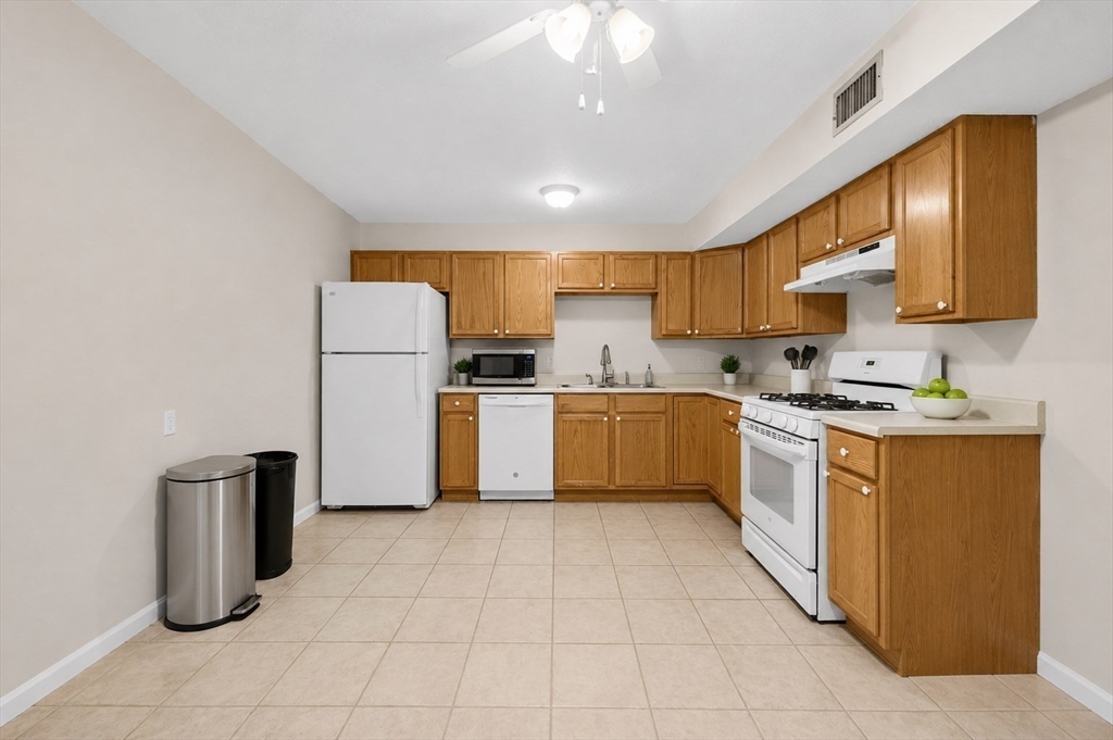 526 Third Street Fall River, MA 02721 - Photo 5 of 35