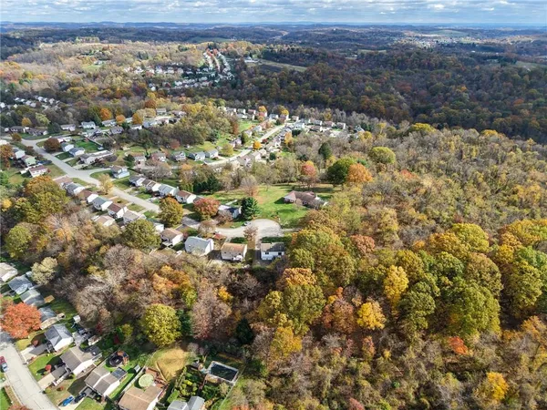$325,000 | 421 Rampart Boulevard, New Kensington, PA 15068