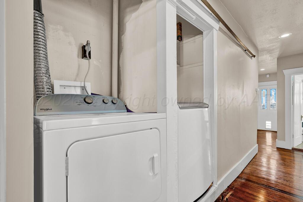 1012 Southwest 16th Avenue Amarillo, TX 79102 - Photo 21 of 24 laundry