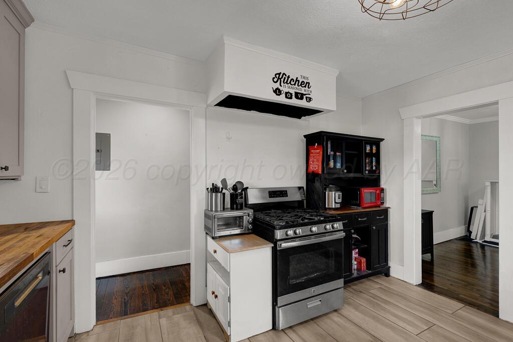 1012 Southwest 16th Avenue Amarillo, TX 79102 - Photo 10 of 24 kitchen 3