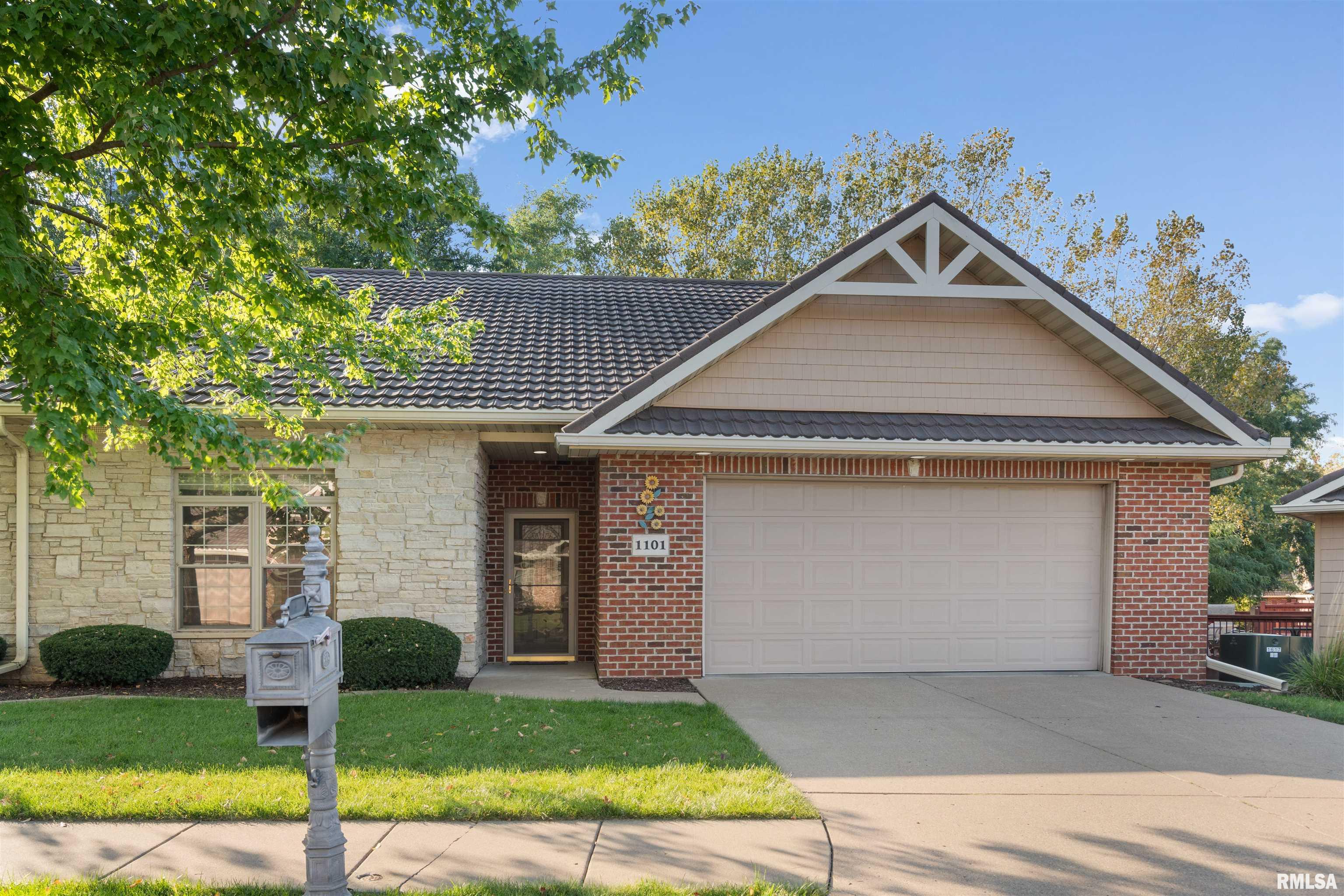 1101 2nd Street Moline, IL 61265 - Photo 2 of 27