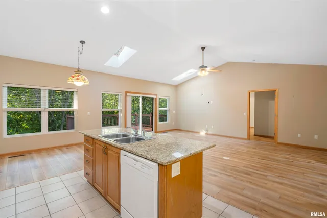 $305,000 | 1101 2nd Street, Moline, IL 61265