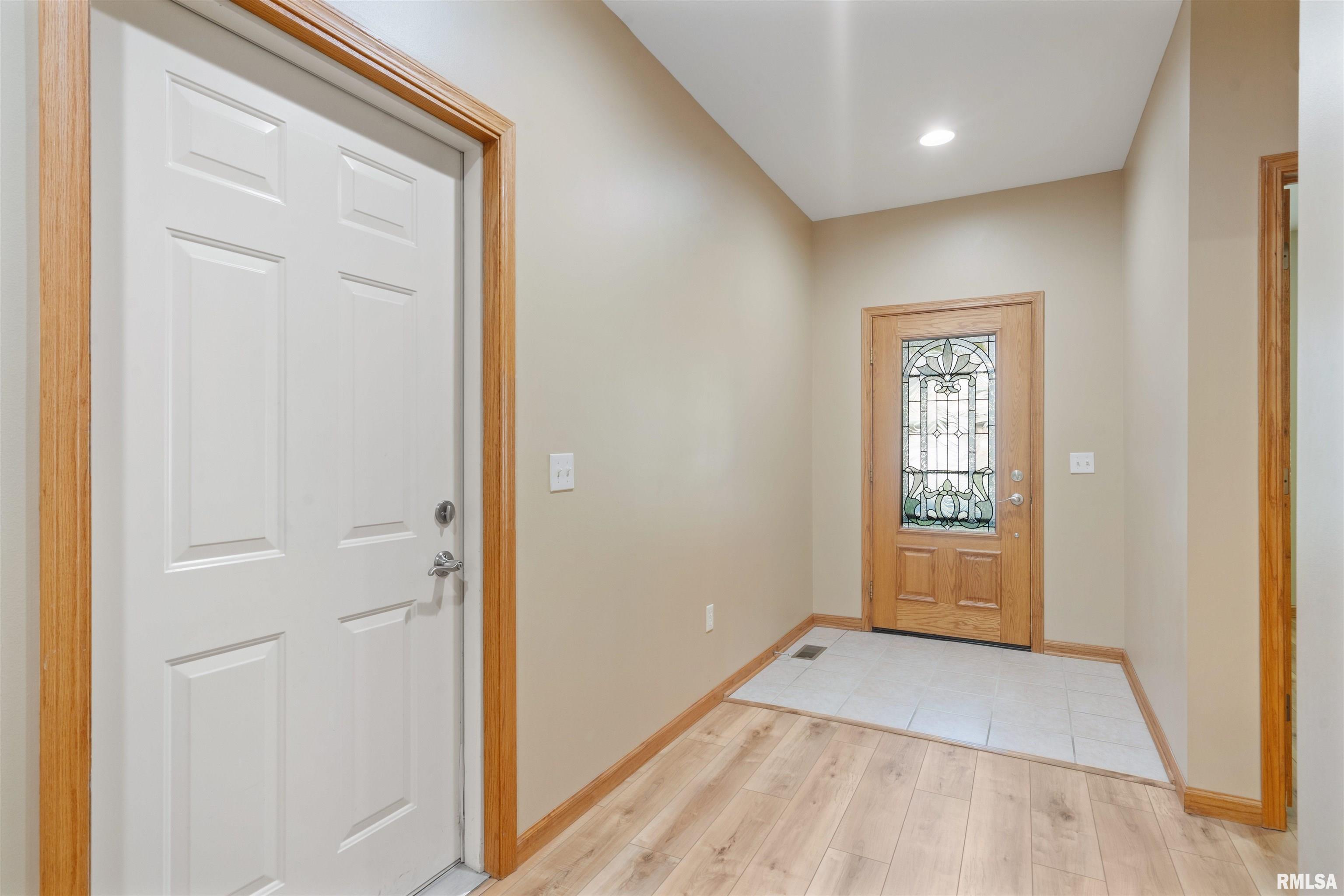 1101 2nd Street Moline, IL 61265 - Photo 8 of 27