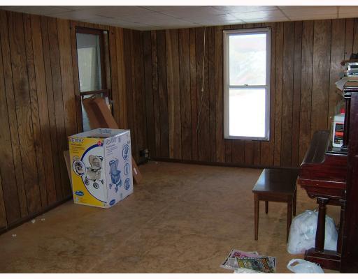 1722 Millbrook Road Grove City, PA 16127 - Photo 3 of 15 Living Room.