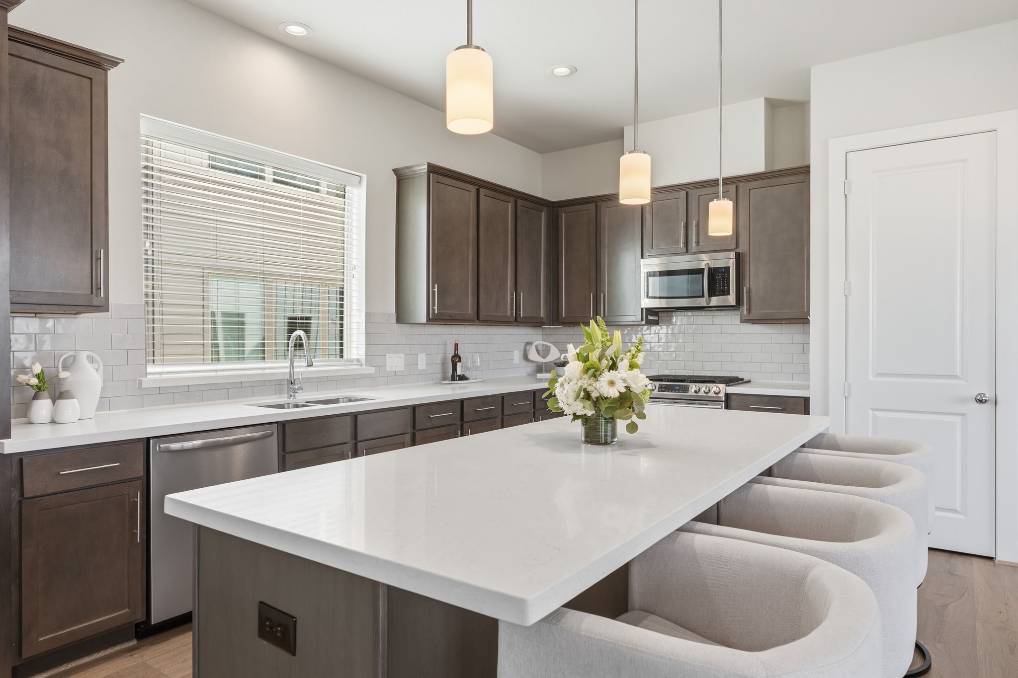 1361 Moy Street Houston, TX 77007 - Photo 4 of 37