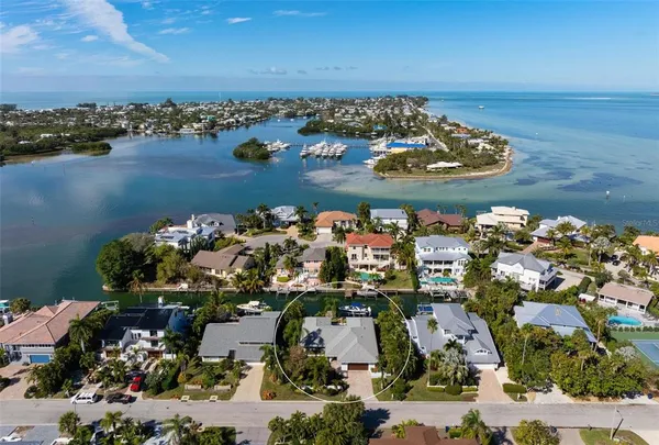 $1,795,000 | 607 North Point Drive, Holmes Beach, FL 34217