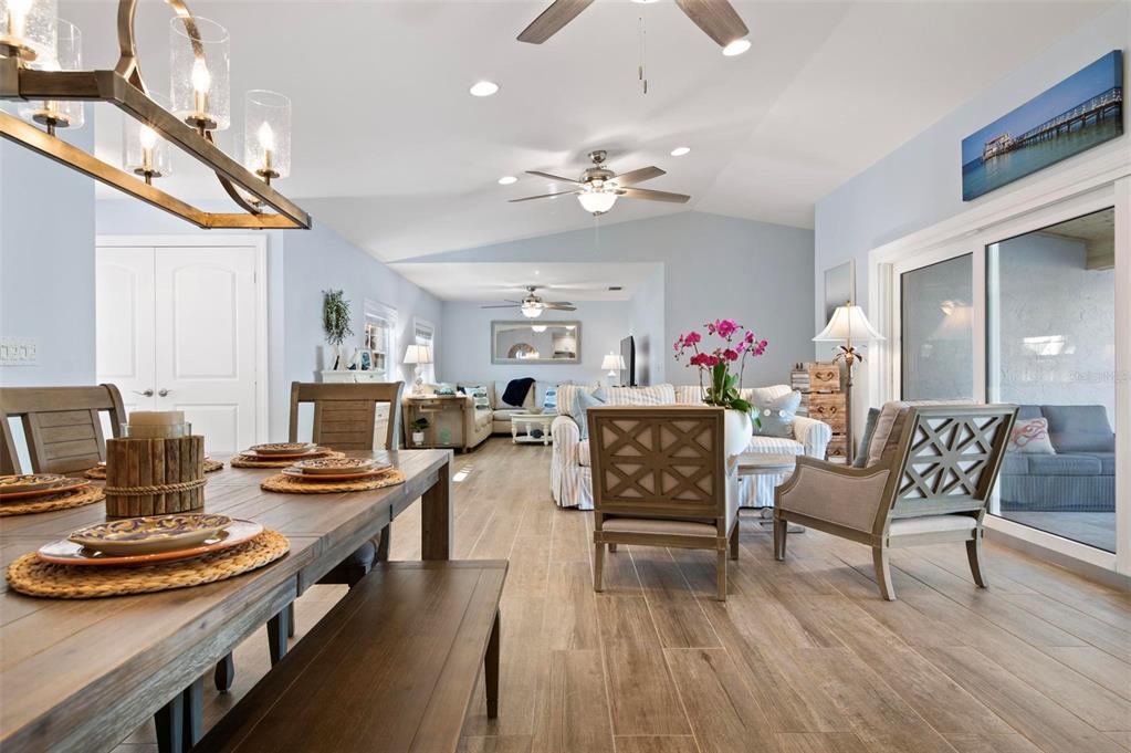 607 North Point Drive Holmes Beach, FL 34217 - Photo 19 of 81