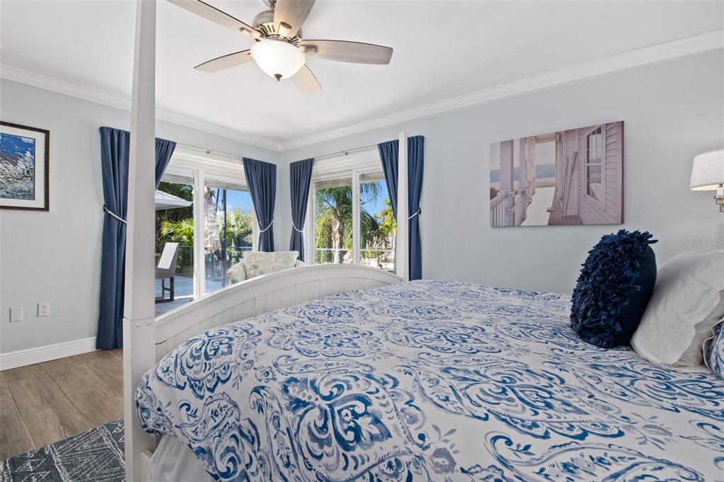 607 North Point Drive Holmes Beach, FL 34217 - Photo 27 of 81