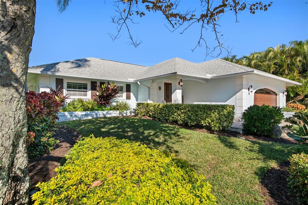 607 North Point Drive Holmes Beach, FL 34217 - Photo 3 of 81