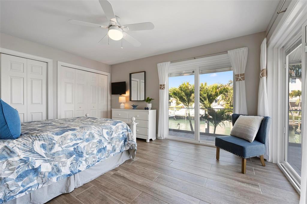 607 North Point Drive Holmes Beach, FL 34217 - Photo 31 of 81