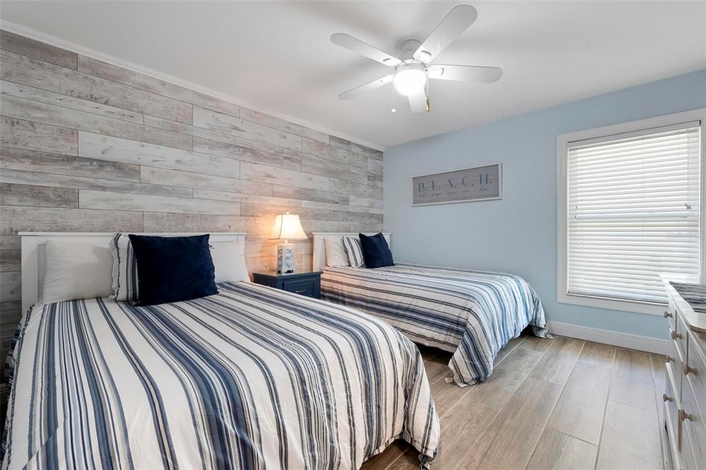 607 North Point Drive Holmes Beach, FL 34217 - Photo 36 of 81