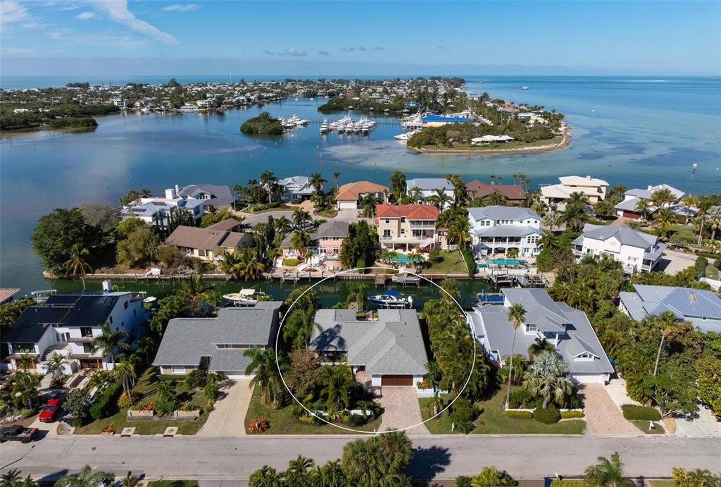 607 North Point Drive Holmes Beach, FL 34217 - Photo 47 of 81
