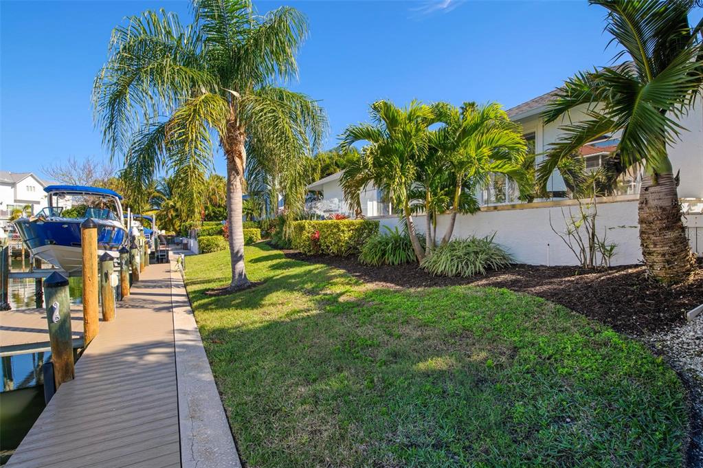 607 North Point Drive Holmes Beach, FL 34217 - Photo 51 of 81