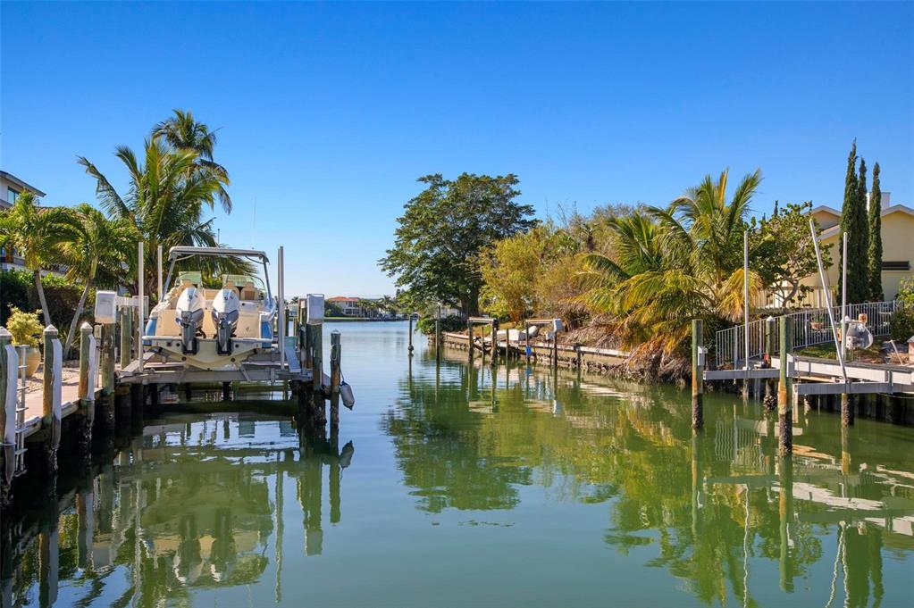 607 North Point Drive Holmes Beach, FL 34217 - Photo 53 of 81