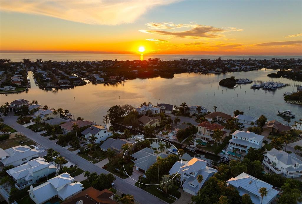 607 North Point Drive Holmes Beach, FL 34217 - Photo 59 of 81