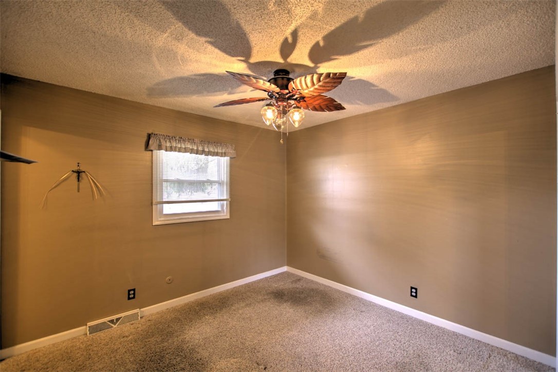 2420 North Summit Avenue Decatur, IL 62526 - Photo 17 of 26 Gallery Image 17