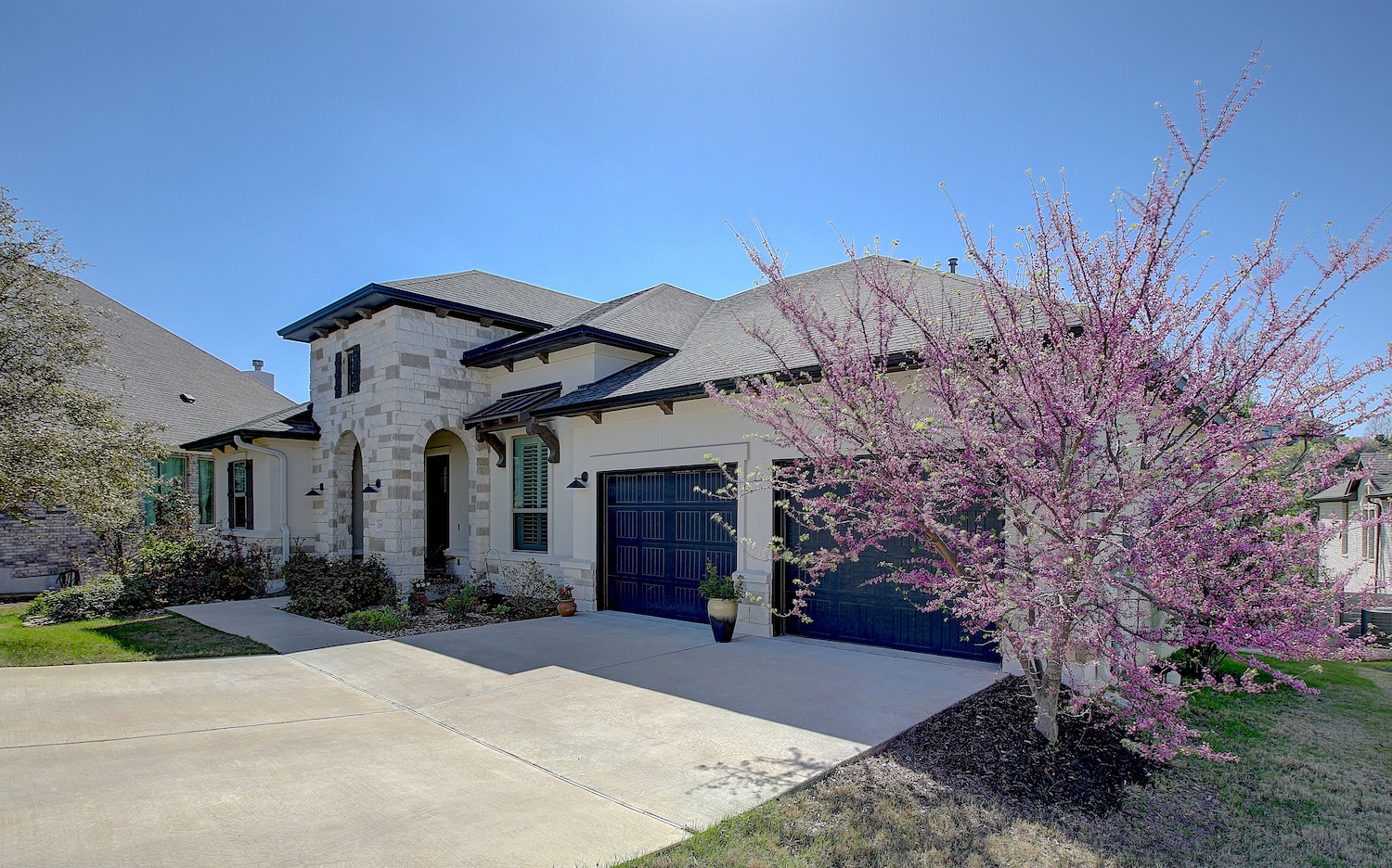 129 Hollytree Court Georgetown, TX 78628 - Photo 11 of 40 a front view of a house with a yard