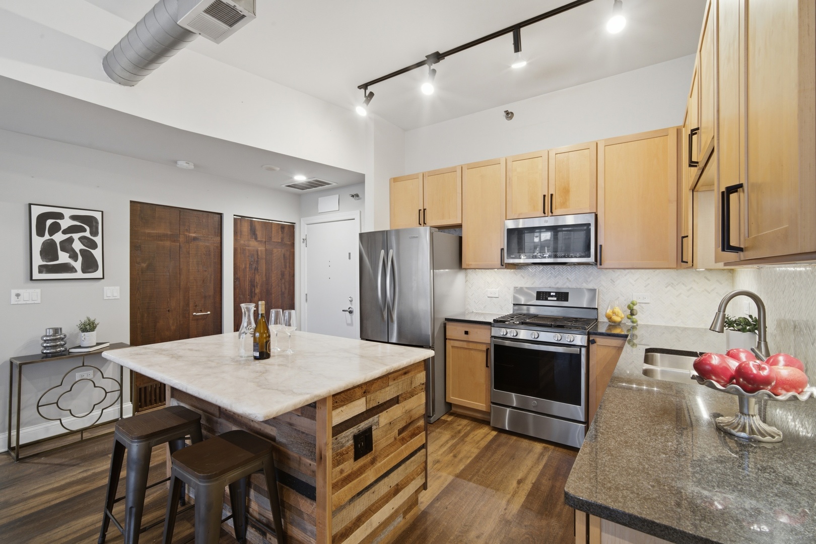 901 West Madison Street, Unit 919 Chicago, IL 60607 - Photo 3 of 23 Gallery Image 3