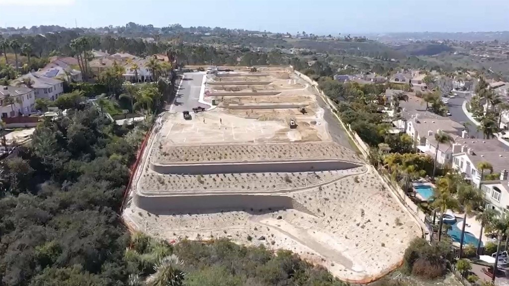 5140 Lighthouse Bend San Diego, CA 92130 - Photo 17 of 24 a view of a back yard of the house