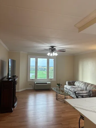$177,000 | 1 Renaissance Place, Unit 912, Palatine, IL 60067