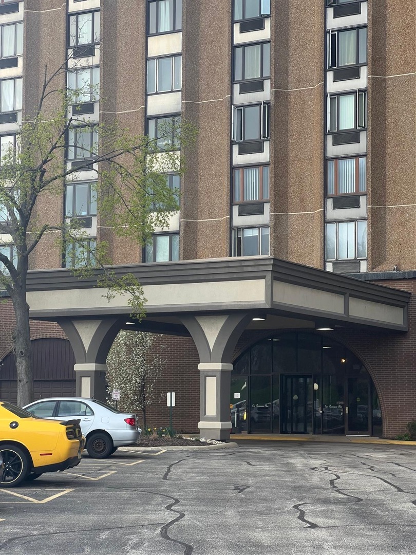 1 Renaissance Place, Unit 912 Palatine, IL 60067 - Photo 2 of 23