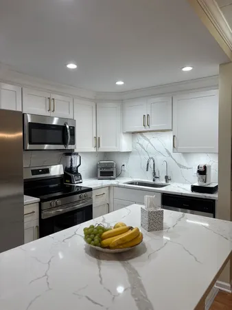 $177,000 | 1 Renaissance Place, Unit 912, Palatine, IL 60067