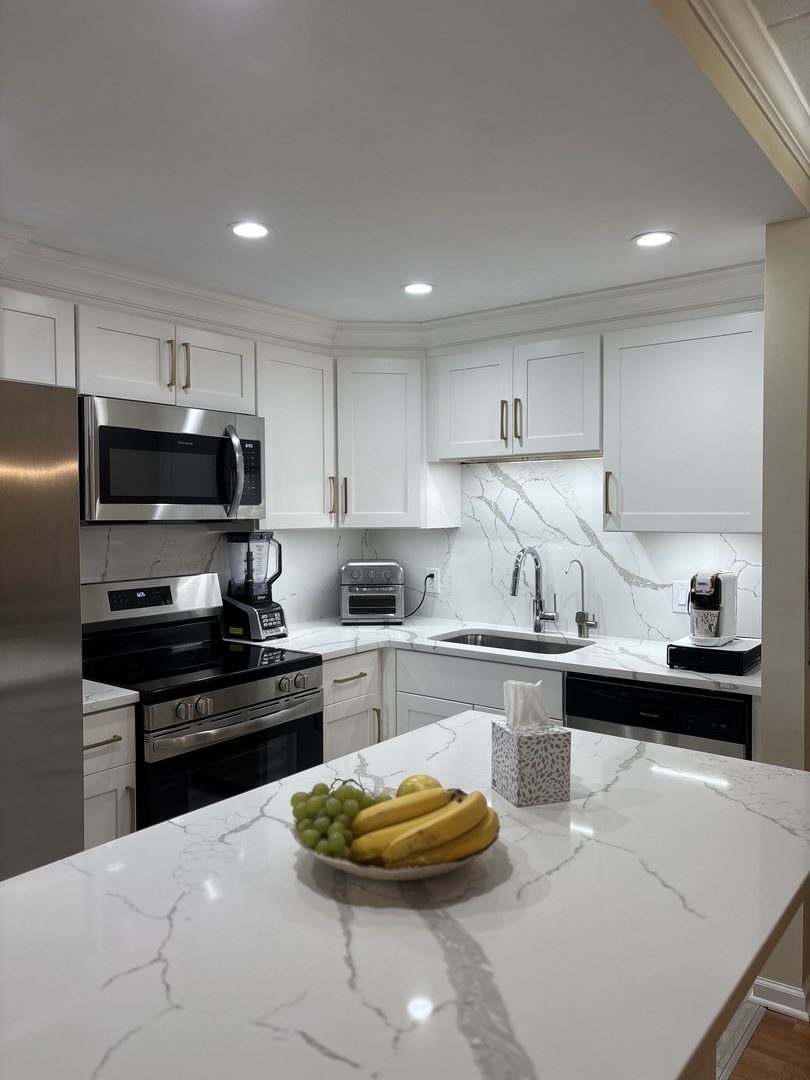 1 Renaissance Place, Unit 912 Palatine, IL 60067 - Photo 7 of 23