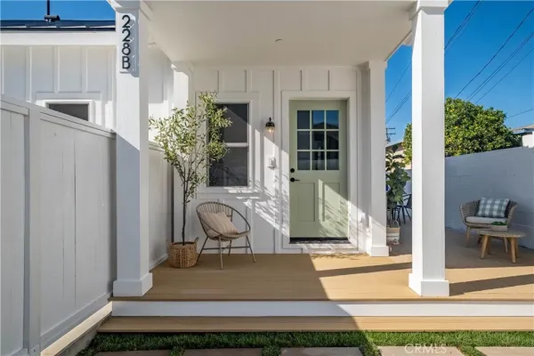 $1,400,000 | 228 Arena Street, Unit B, El Segundo, CA 90245
