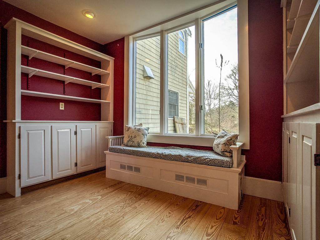 678 Point Road Marion, MA 02738 - Photo 5 of 33 a spacious bathroom with a granite countertop double vanity and a bathtub