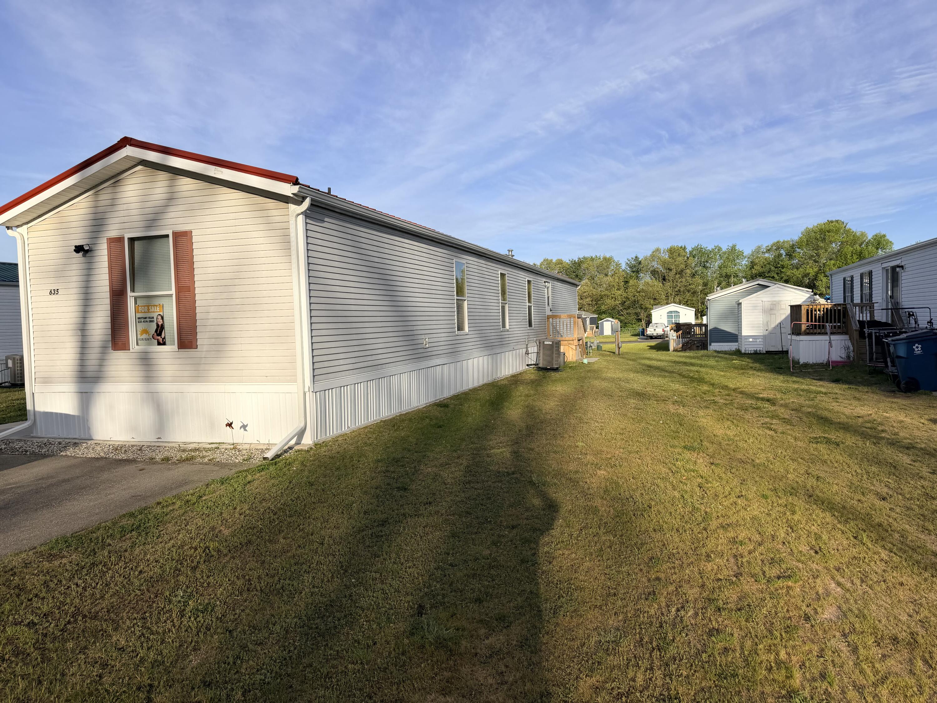 635 Sunfish Newaygo, MI 49337 - Photo 2 of 19 IMG_1220