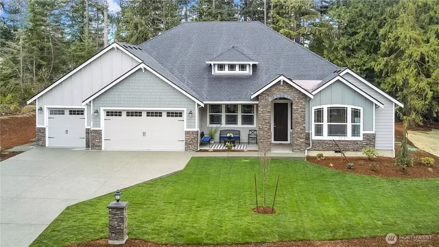 $1,290,900 | 3035 Southeast Nyeri Trail, Olalla, WA 98359