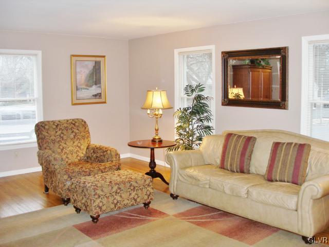 1473 Hampton Road Allentown, PA 18104 - Photo 3 of 25 Gallery Image 3