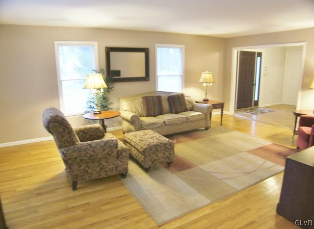 1473 Hampton Road Allentown, PA 18104 - Photo 4 of 25 Gallery Image 4