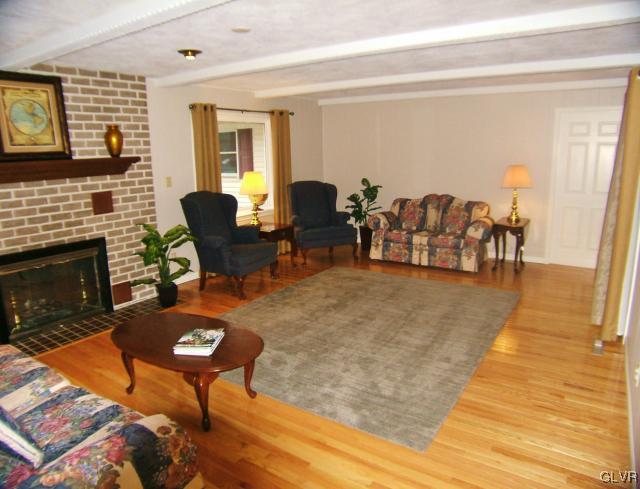 1473 Hampton Road Allentown, PA 18104 - Photo 8 of 25 Gallery Image 8