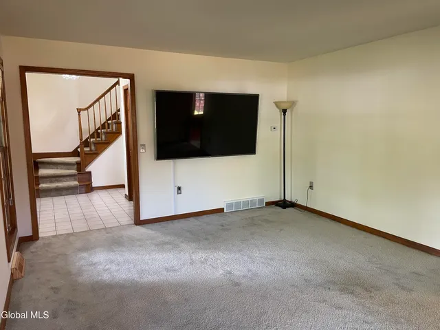 $3,500 | 8 Timberwick Drive, Halfmoon, NY 12065