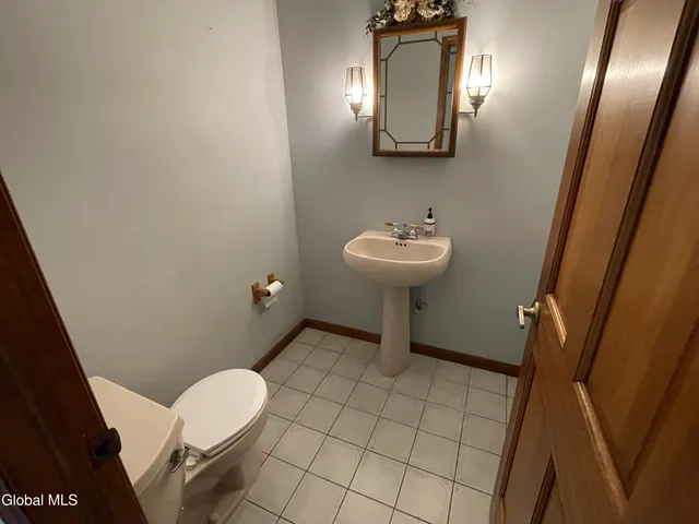 $3,500 | 8 Timberwick Drive, Halfmoon, NY 12065