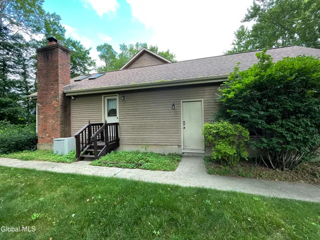 $3,500 | 8 Timberwick Drive, Halfmoon, NY 12065