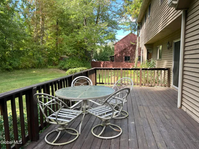 $3,500 | 8 Timberwick Drive, Halfmoon, NY 12065