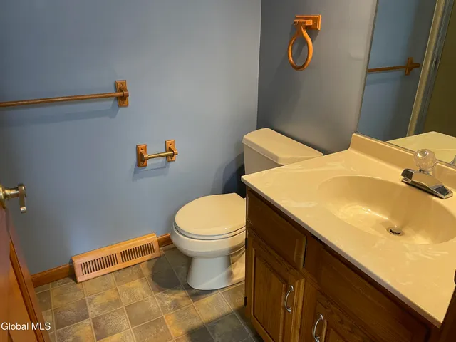 $3,500 | 8 Timberwick Drive, Halfmoon, NY 12065