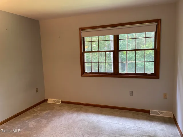 $3,500 | 8 Timberwick Drive, Halfmoon, NY 12065